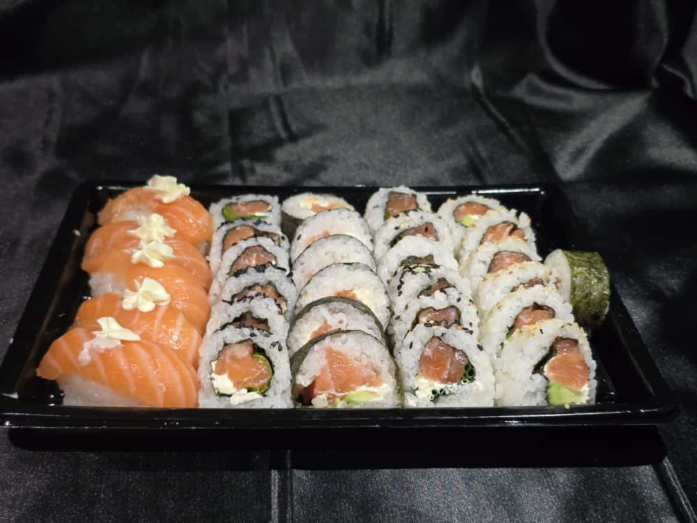 Combinado solo salmon -  45 piezas